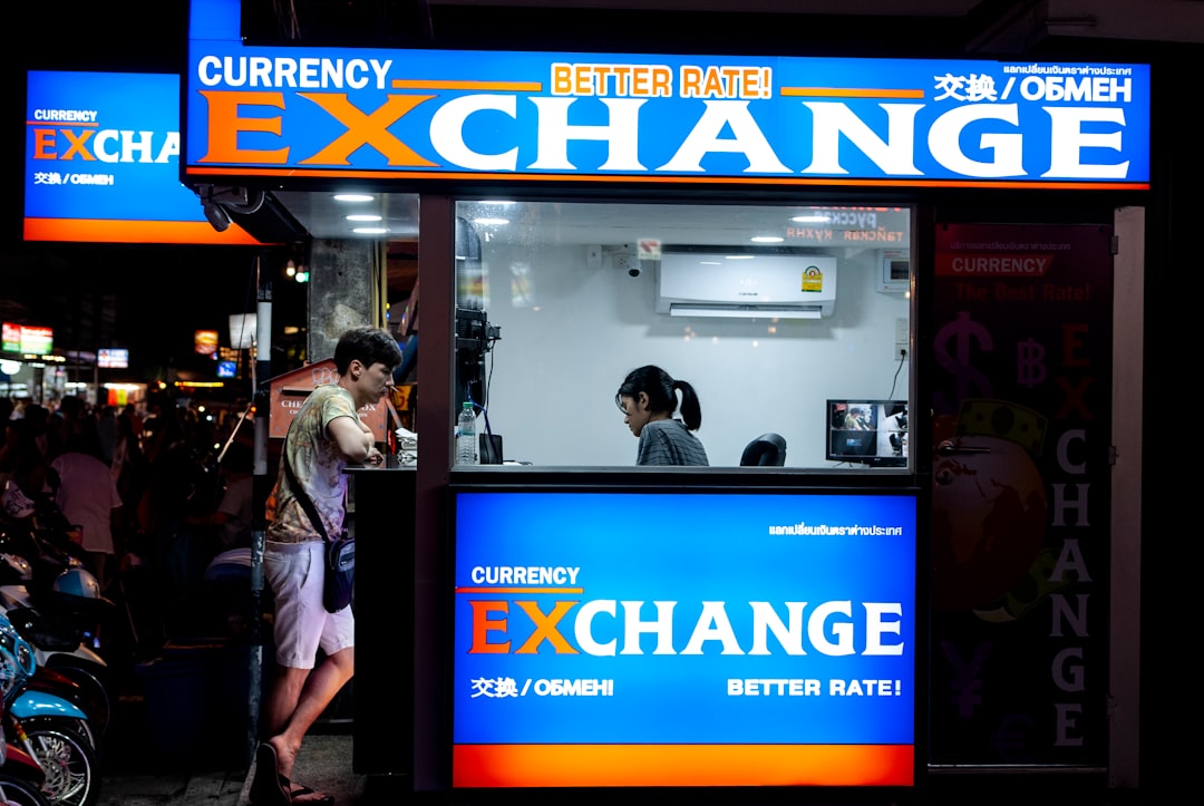 外国為替証拠金取引の意味を解説するイメージ・通貨レート表示